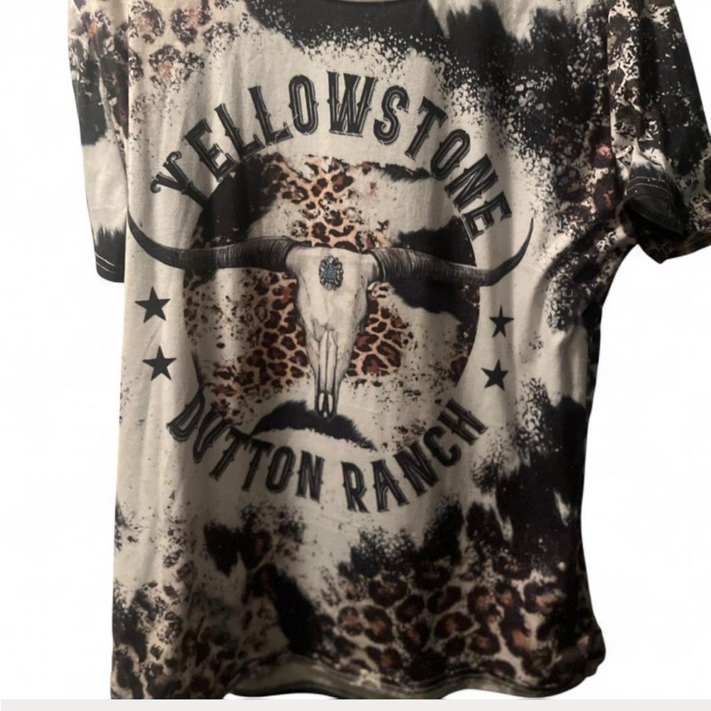 Yellowstone Dutton Ranch Graphic T-Shirt - Black and White